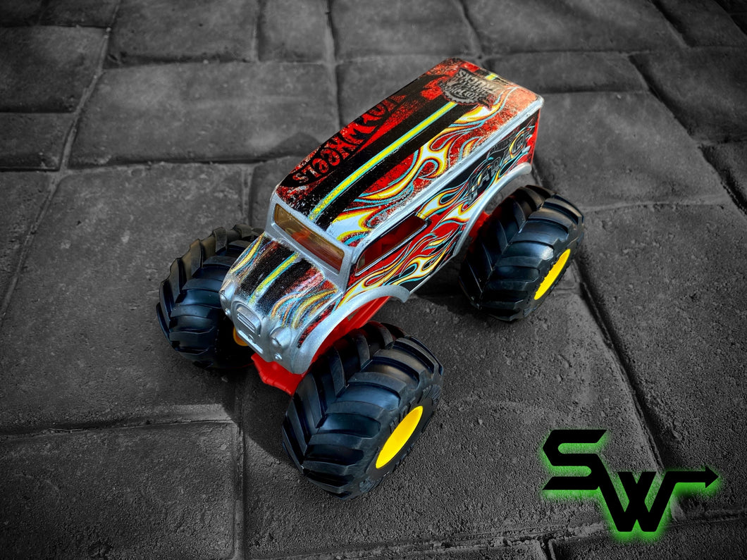 Hot wheels Monster Truck Large Oversized 1:24 Scale Delivery Used in Slow Motion Downhill Race Video